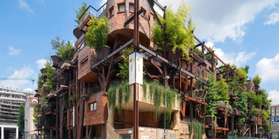 luxury treehouse in Italy