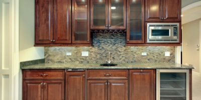 The Best Material Options for Your Home Bar Countertops